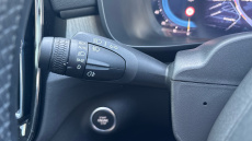 Volvo XC40 2.0 B4P Ultra Dark 5dr Auto Petrol Estate